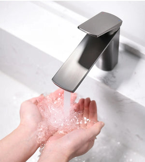 Mitigeur lavabo gris métallisé design LINEA 15,5cm