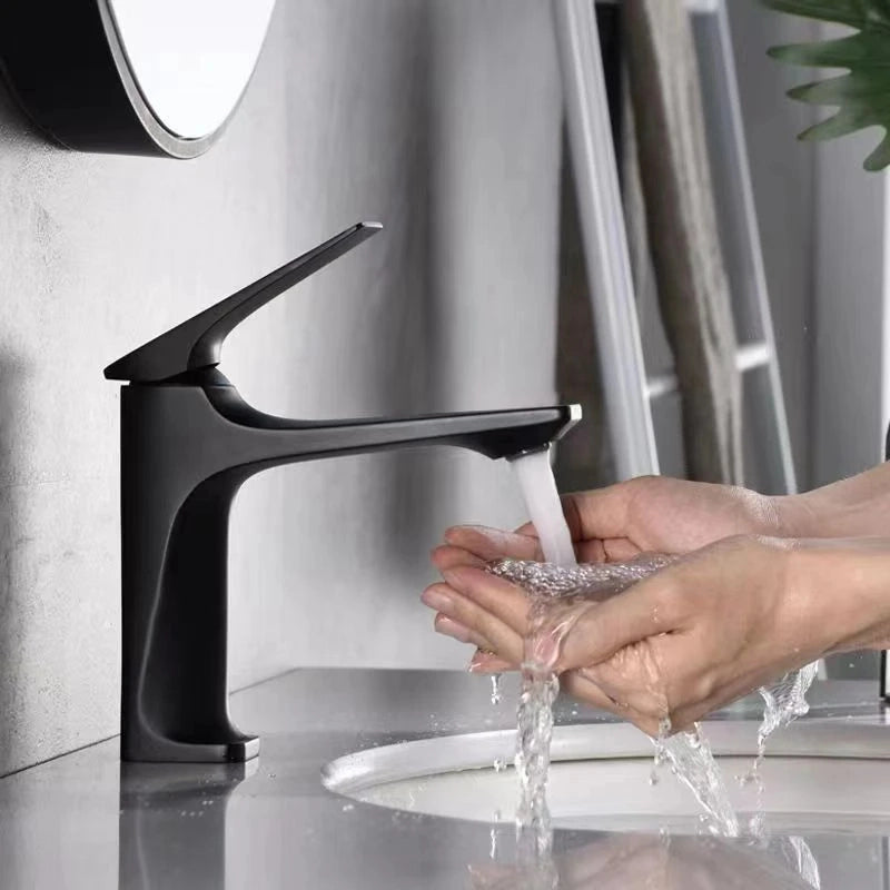 Robinet lavabo moderne noir mat 16cm IROX