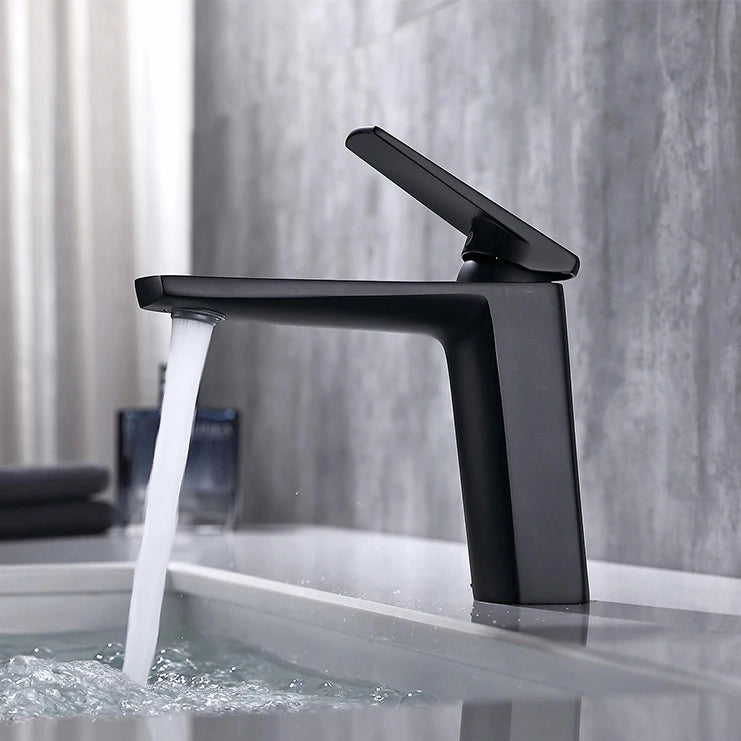 Mitigeur lavabo noir mat design LINEA 15,5cm
