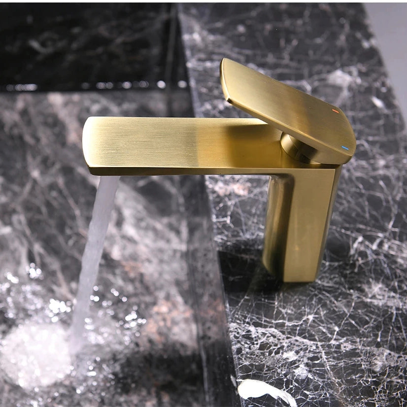 Mitigeur lavabo doré design LINEA 15,5cm